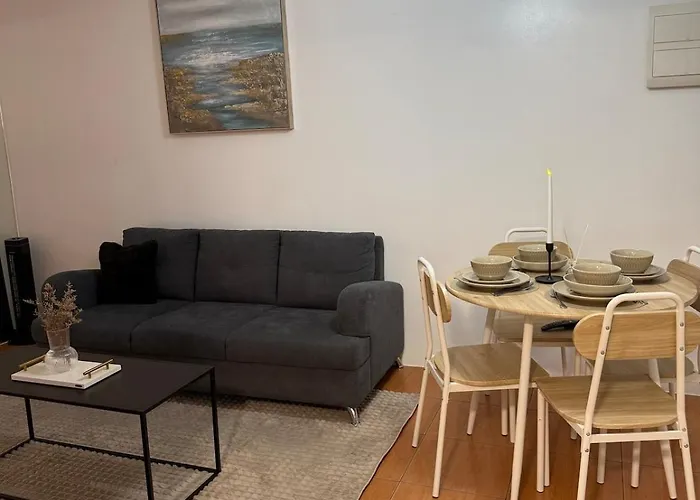 Modern Lounge 2br Pool & Netflix Near Airport Apartamento *