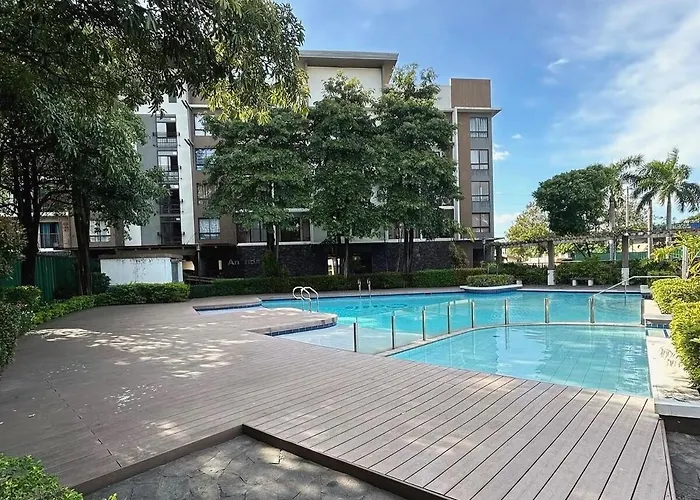 Modern Lounge 2br Pool & Netflix Near Airport * Manila
