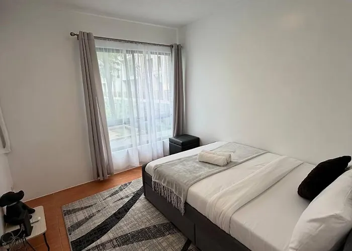 Apartamento Modern Lounge 2br Pool & Netflix Near Airport *
